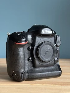 Nikon D D4S 16.2MP Digital SLR Camera Body Black CF & Xqd 291k shutter   - Picture 1 of 12
