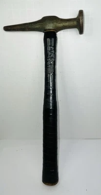 Selección y acabado de martillos de carrocería automática vintage Foto 1 de 4