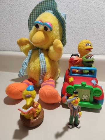 VTG Sesame Street Lot Big Bird & Bert Ernie Oscar Grouch Car  Figurines Plush Cover