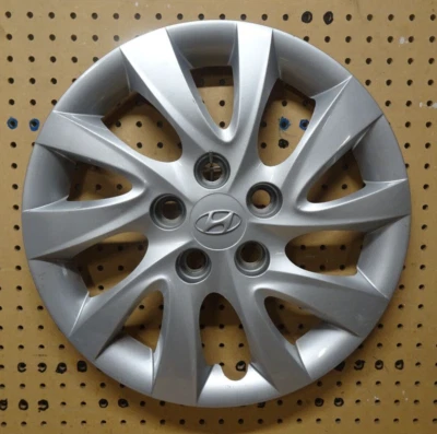 Tampa de roda 2011-2015 Hyundai ELANTRA 16" calota aparafusada fabricante de equipamento original 55568 - Imagem 1 de 4