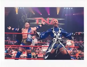 Signo fotográfico autografiado Aj Styles & Christopher Daniels firmado 8.5x11 TNA IMPACT - Imagen 1 de 1