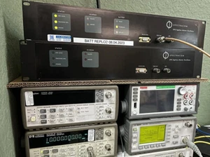 Oscilador de Referencia Disciplinado GPS Spectracom con Batería 10 MHz Calibrada - Imagen 1 de 12