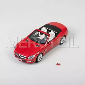 1:18 scale Genuine MERCEDES SL class R231 model B66960108 - Picture 1 of 7