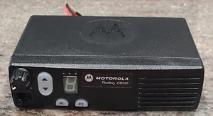 Motorola CM200 438-470MHZ 4CH 40W 2-WAY Mobile Radio, New - Zdjęcie 1 z 5