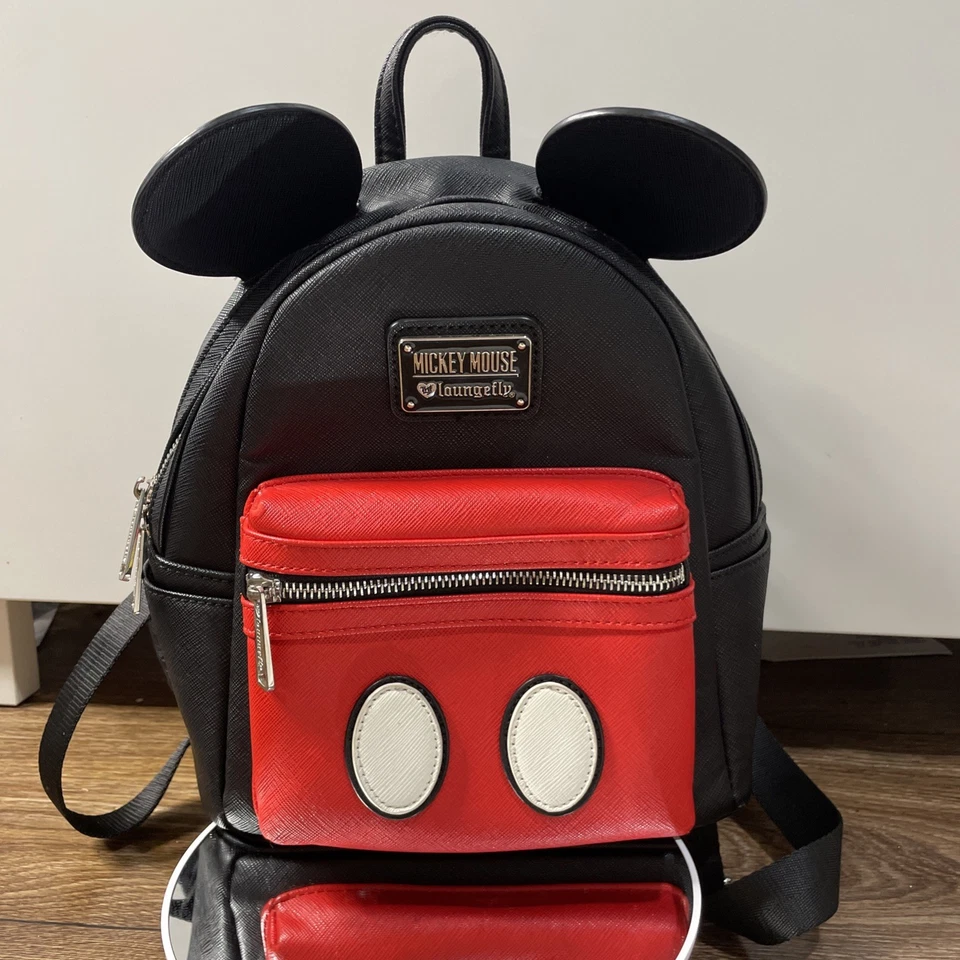 Mini mochila Disney Loungefly Mickey Mouse  Foto 1 de 4