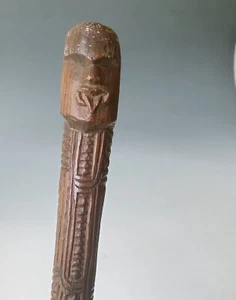 Antiguo palo de madera dura maorí diseño Tiki Polinesio oceánico - Imagen 1 de 7