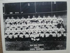 1939 New York Yankees Team Photo - World Series Champions - 8 x 10 w/border - Picture 1 of 1