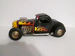 32 FORD RAT ROD METAL/TIN DIE-CAST CAR BOYS GIRLS 8 UP - Picture 1 of 4