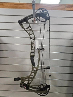HOYT  AX2 compound bow - Image 1 of 3