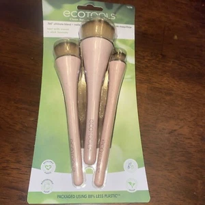 Eco Foundation Brush - Picture 1 of 2