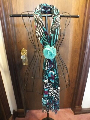 Collar Bufanda Reciclado Reutilizado Hecho a Mano Flor Clip Pin Negro Turquesa Ciruela Foto 1 de 3