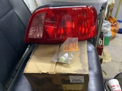 NOS 2002-2003 Mitsubishi Galant RH Rear Taillight Assembly #MR972848 - Image 1 of 4