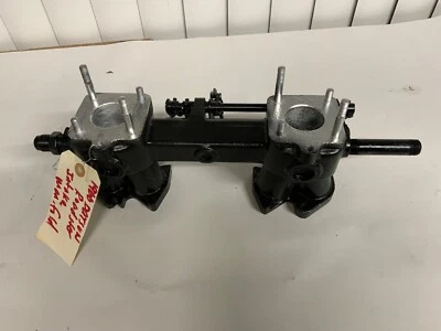 Colector de admisión Datsun Roadster 1600 1966-1970 Foto 1 de 4