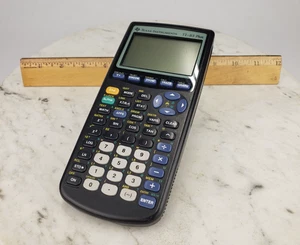 Texas Instruments TI-83 Plus Calcolatrice Grafica + Funzionante - Foto 1 di 10