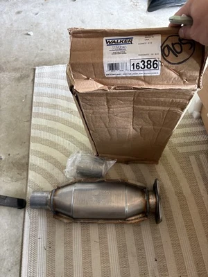 Convertidor catalítico-EPA Walker 16386 Foto 1 de 2