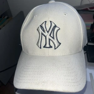 Mens 47 Brand New York Yankees Clean Up MVP plastic strap, hook Hat Cap White - Picture 1 of 6
