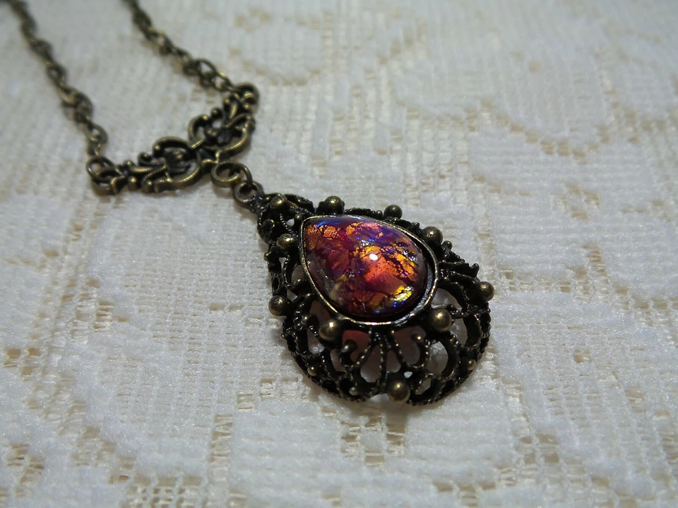 COLLAR ÓPALO ARLEQUÍN COLOR BRONCE ANTIGUO CADENA 20" (ROJO) Foto 1 de 1