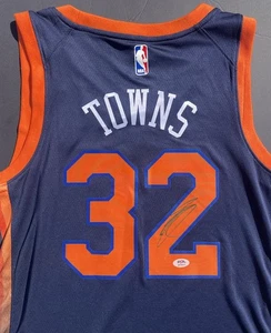 Karl Anthony Towns KAT Signed Autographed New York Knicks Jersey Psa/Dna Coa - Picture 1 of 3