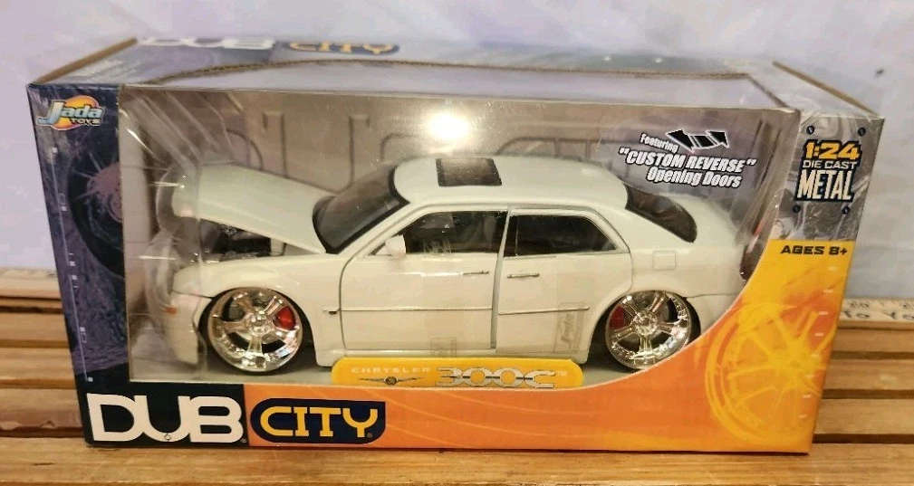 Preços baixos em Jada Toys Chrysler 1:24 Veículos de brinquedo e