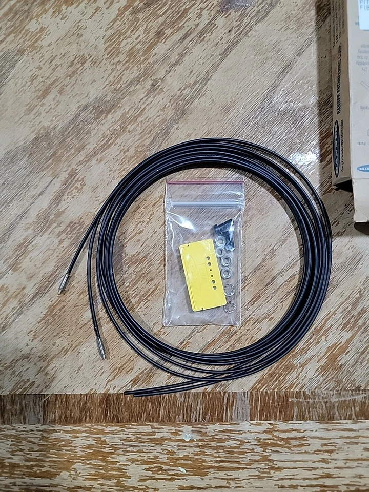 Banner PIT46U  (26034) Plastic Fiber Opposed Mode, 2M Length w/ Hardware packet. - Image 1 of 4