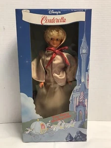 Muñeca Articulada Bikin Vintage Años 80 Disney Cenicienta El Hada Madrina NUEVA - Imagen 1 de 8