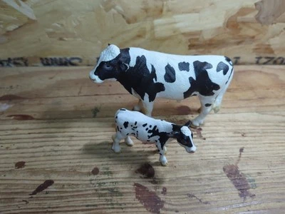Schleich 13632 Holstein Bull & 13634 Holstein Calf Farm life Cattle 2007 Toy - Image 1 of 3