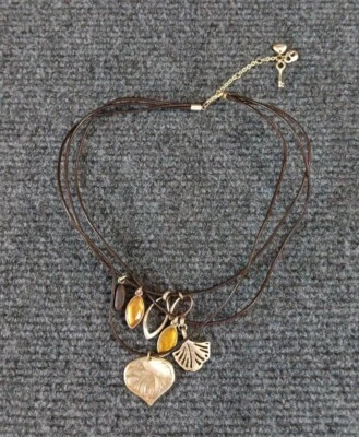 COLLAR CON LLAVE DE CERRADURA DE CORAZÓN FÓSIL FIRMADO Foto 1 de 4