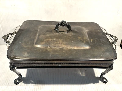 Estante para servir buffet Fire King con tapa y cazuela de vidrio plateado de colección Foto 1 de 4