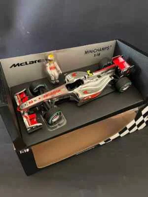 Minichamps 1:18 F1 MERCEDES MP4-25 Hamilton Canada GP 2010 WC 1500 pcs - Immagine 1 di 3