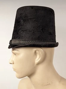 MOST UNUSUAL 1870’S MEN’S TOP HAT W SHORT BRIM + SILK RIBBON TRIMMED CROWN - Picture 1 of 7
