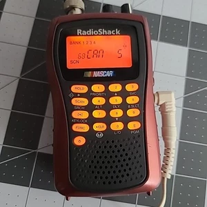 Radio Shack NASCAR Racing Scanner Scanning Receiver PRO-84 Working - Zdjęcie 1 z 10