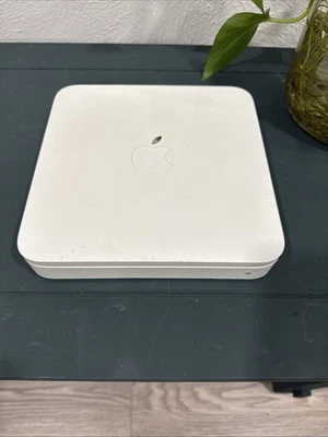 Apple Time Capsule 1TB A1302 MB765LL/A! No Cords! - Image 1 of 3