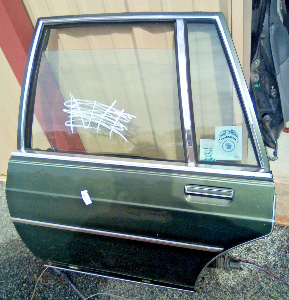 Delta 88 1985 puerta trasera lado del conductor LOC-509BDG Foto 1 de 4