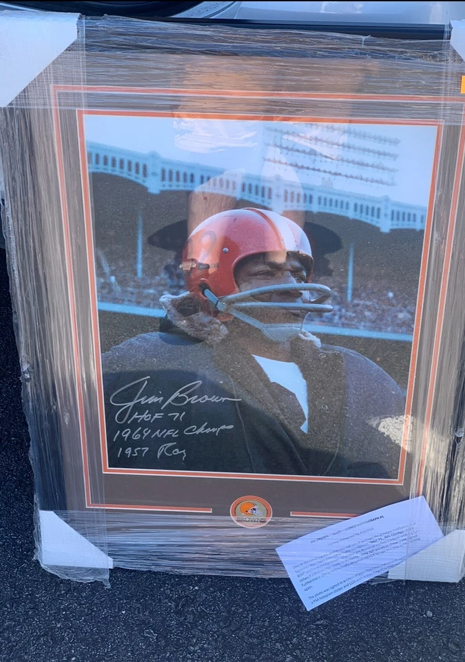 RARE-Jim Brown (Browns) signed 16x20 w/3 inscriptions-Custom framed 16x20-PSA - Image 1 of 1