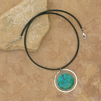 Ожерелье с перуанскими драгоценными камнями ручной работы, центр хризохоллы, кожаный шнур, N47 - Изображение 1 из 3