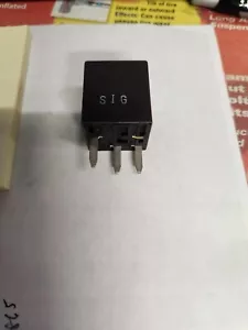 KIA 3 Pin Alternator Relay Sedona - Picture 1 of 4