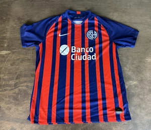 CAMISETA DE FUTBOL NIKE DRI-FIT BANCO CIUDAD SAN LORENZO HOMBRE TALLA XL Argentina - Imagen 1 de 3