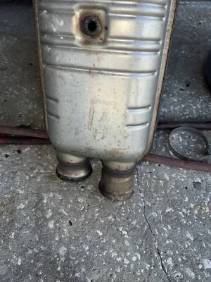 Mercedes-Benz CLS550 2012-2018 silenciador de escape central resonador OEM Foto 1 de 4