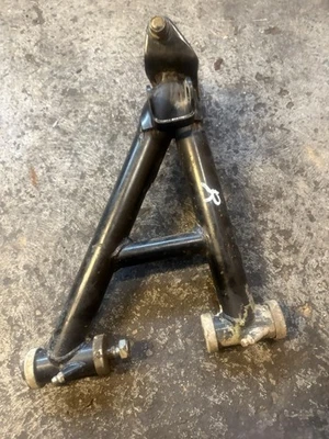 1987 Yamaha Moto 4 350 A Arm Right A Arm  Foto 1 de 4