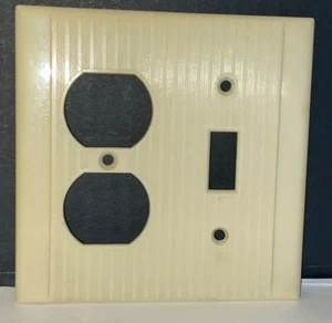 Vintage Ivory Ribbed Bakelite Switch Duplex Receptacle Combo Cover Plate - Picture 1 of 1