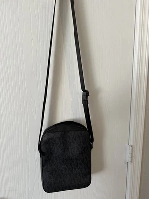 michael kors crossbody bag (unisex) - Image 1 of 4