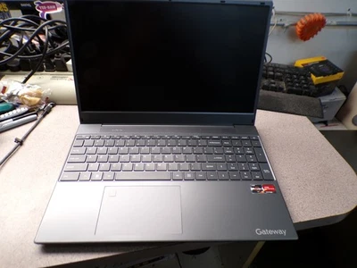 Portátil Gateway GWNR71539BK 15,6" Ryzen 7 3700U 2,3 GHz 16 GB 1 TB #4556 Foto 1 de 4