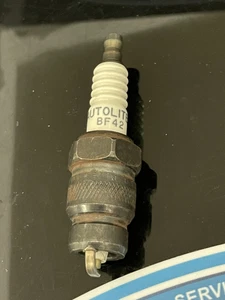 NOS Ford Autolite BF-42 Spark Plugs STAR LOGO BF-42 Spark Plugs ERROR NO THREADS - Picture 1 of 2