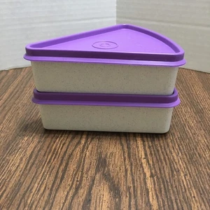 2 Tupperware einzelne Scheiben gesprenkelte Tortenkeil Halter 269 lila Deckel 268 NEU - Bild 1 von 10