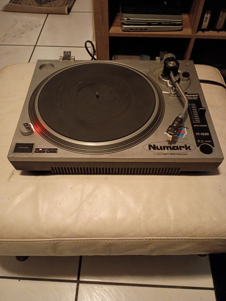 Numark TT-1520 Direct Drive Turntable w/ Stanton 680EL CARTRIDGE - Image 1 of 1
