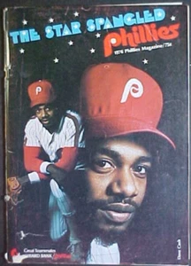 1976 PHILADELPHIA PHILLIES vs. ATLANTA BRAVES PROGRAM SIGNED BY 4! - Picture 1 of 3