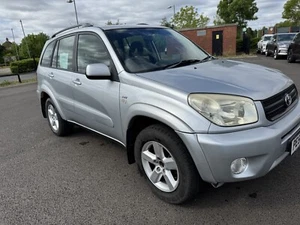 Toyota RAV4 2.0 Litre Petrol 2004 61,000 Miles. New MOT, new Clutch. - Picture 1 of 12