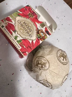 Michel Design Works ~ Shea Butter Soap ~ Poinsettia ~ MERRY CHRISTMAS ~ 3.5 oz - Image 1 of 4