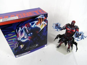 Figura Play Arts Kai Square Enix Magneto Completa con Caja + Soporte Variante Marvel - Imagen 1 de 9