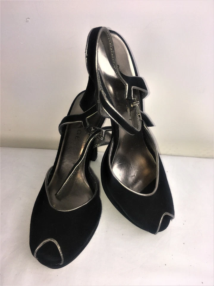 Bomba Rampage negra de gamuza punta abierta talla 8,5 con tacón de 4 pulgadas  Foto 1 de 4